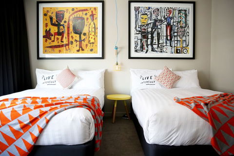 Art Series - The Larwill Studio - Hotel VIC 4