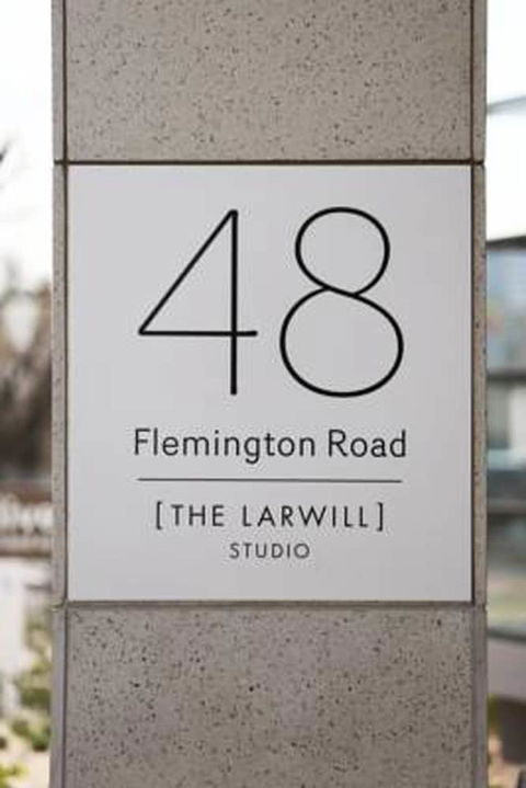 Art Series - The Larwill Studio - Hotel VIC 0
