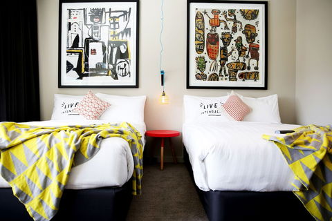 Art Series - The Larwill Studio - Hotel VIC 6