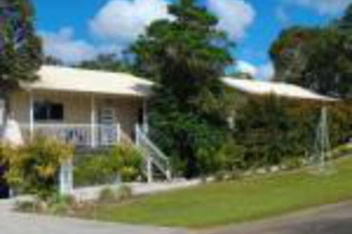 Barrine ACT Hotel VIC