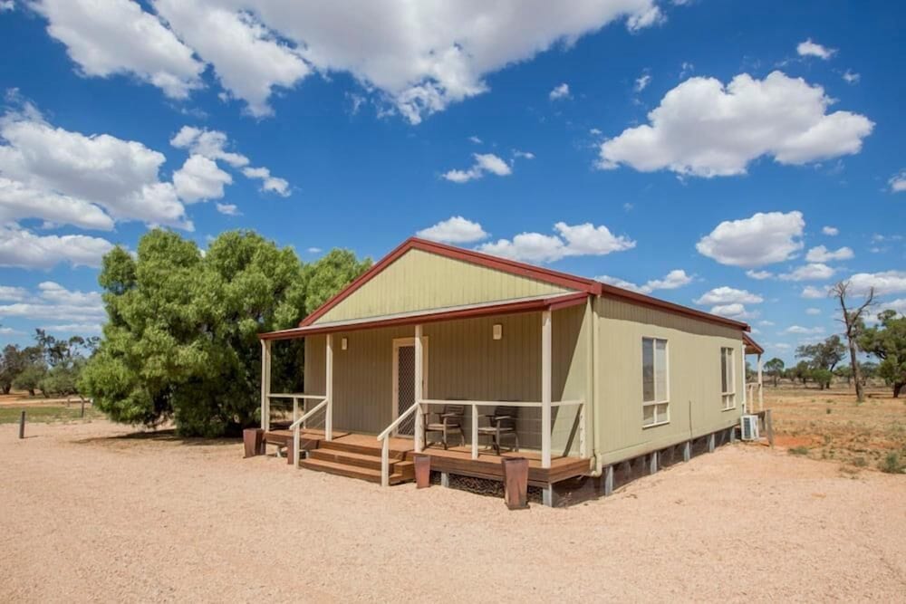 Arumpo NSW Hotel VIC