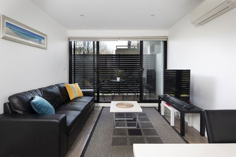 RNR Serviced Apartments North Melbourne - Hotel VIC 3