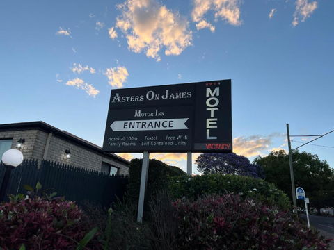 Asters On James Motor Inn - Hotel VIC 2