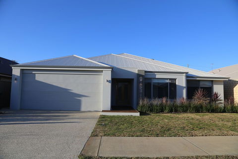Rainbow Dream House PERTH Holiday Home - Hotel VIC 0