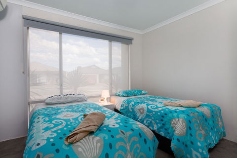 Rainbow Dream House PERTH Holiday Home - Hotel VIC 3
