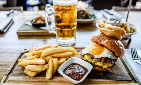 Waterfront Grill - Hotel VIC 10