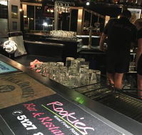 Rookies Pizzeria Bar  Grill - Hotel VIC