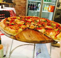 La Roma Pizza Cafe - Hotel VIC