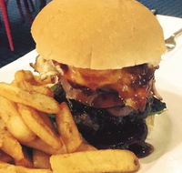 The Clubhouse Bistro - Hotel VIC