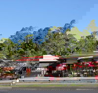Uncle Toms Pies - Hotel VIC