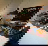 Tractor Espresso Bar - Hotel VIC