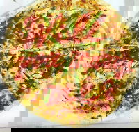 Pizza vs Burger - Hotel VIC