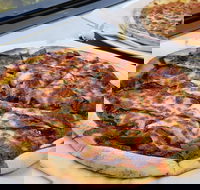 Queens Pizza - Hotel VIC