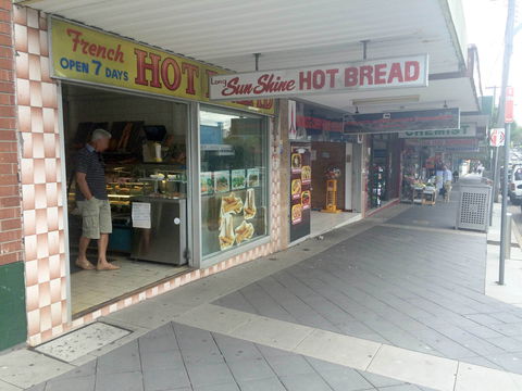 Long Sunshine Hot Bread - Hotel VIC 0