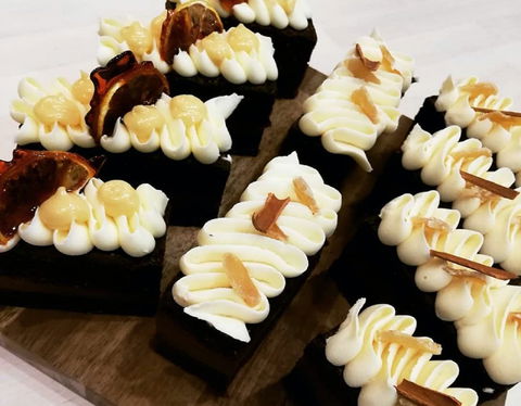 Nathan Bakes - Hotel VIC 1