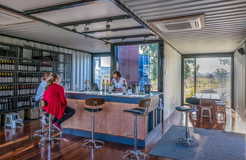 Running Horse Wines - Hotel VIC 0
