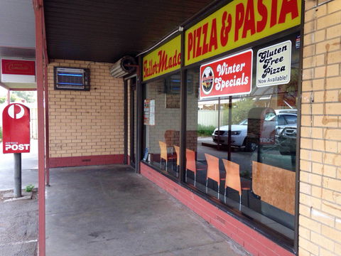Tailor-Made Pizza And Pasta - Hotel VIC 0
