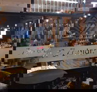 Zayt  Zaatar. - Hotel VIC