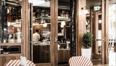 Gus' Place - Hotel VIC 2