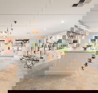 1813 Cellar Door - Hotel VIC