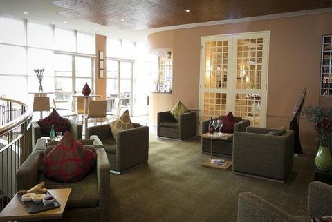 M Bar And Terrace - Mercure Sydney Parramatta - Hotel VIC 0