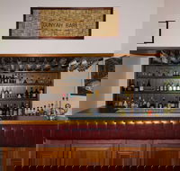 McNevin's Gunyah Restaurant - Hotel VIC