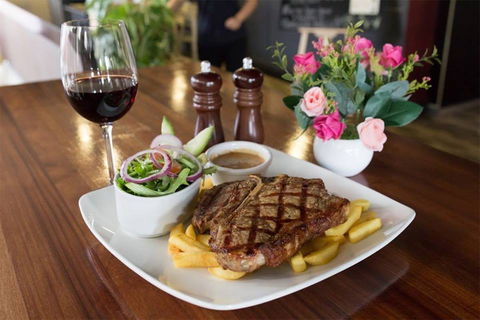 Silver Spoon Bistro - The Lakes Hotel - Rosebery - Hotel VIC 0