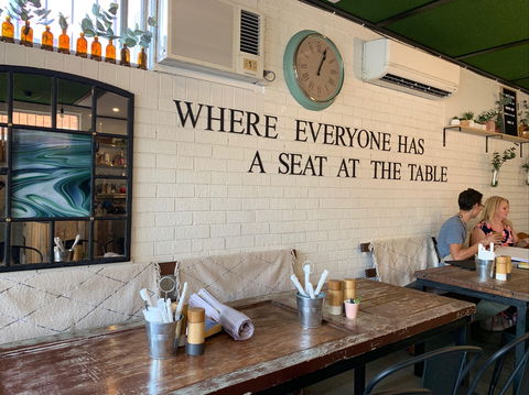 Oikos Cafe Ipswich - Hotel VIC 2