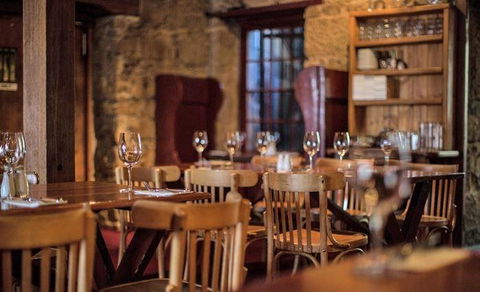 Ball & Chain Grill - Hotel VIC 0