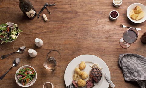Ball & Chain Grill - Hotel VIC 1