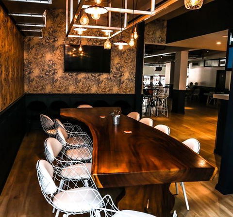 Six Tanks Brewing Co - Hotel VIC 1