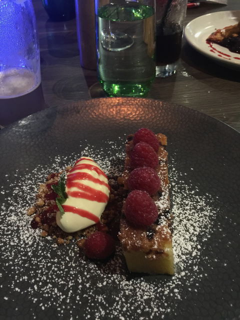 Aqua Restaurant & Bar - Hotel VIC 8