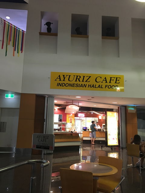 Ayuriz Cafe - Hotel VIC 1