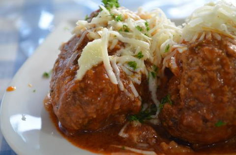 Manoli’s Greek Taverna - Hotel VIC 0