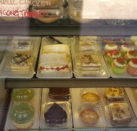 The Sweetest Things All Style Custom Cakes - Hotel VIC