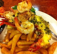The Cray Seafood  Grill Restaurant - Hotel VIC