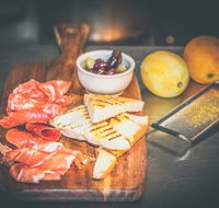 Cafe Lune - Hotel VIC