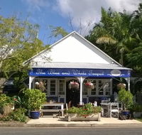 The Blue and White Teapot Cafe - Hotel VIC