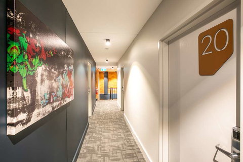 Chardons Corner Hotel - Hotel VIC 0