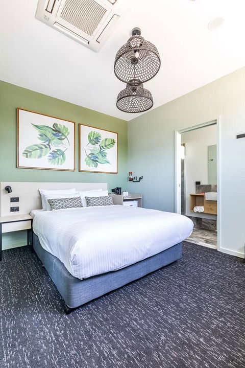 Nightcap At Commercial Hotel - Hotel VIC 0