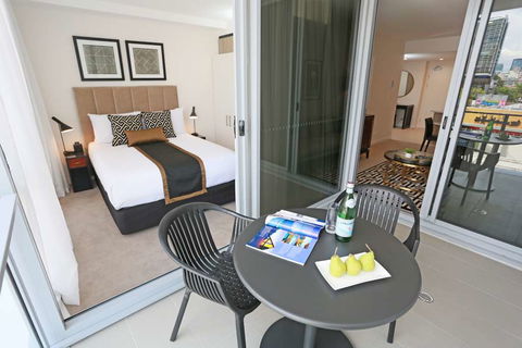 Alex Perry Hotel And Apartments - Hotel VIC 2