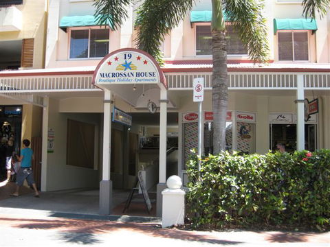 Macrossan House Boutique Holidays Apts - Hotel VIC 1