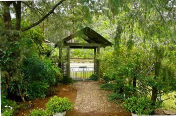 Mandalong NSW Hotel VIC