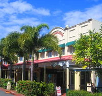 Macrossan House Boutique Holidays Apts - Hotel VIC