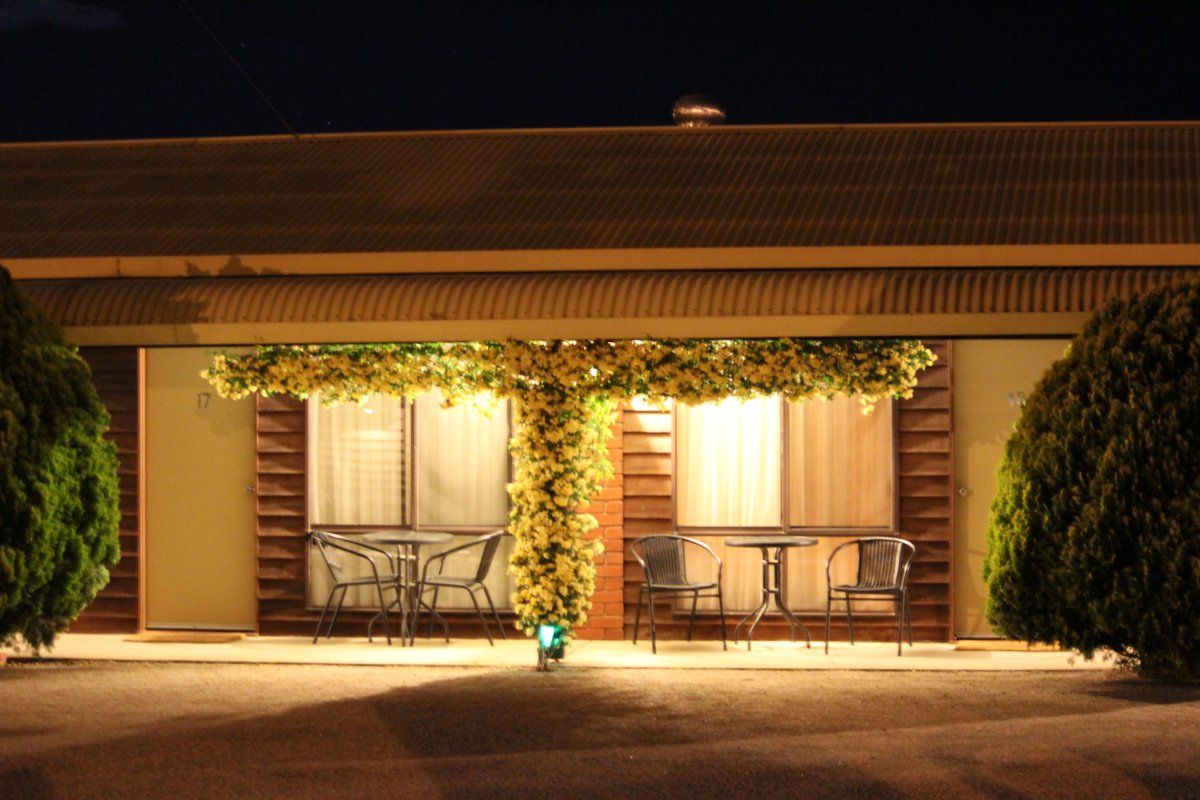 Ariah Park NSW Hotel VIC