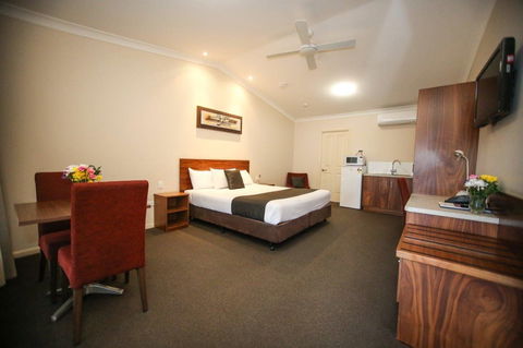 Roma Explorers Inn - Hotel VIC 2