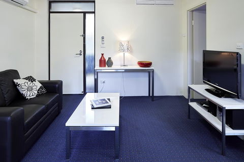 Manuka Park Serviced Apartments - Hotel VIC 25