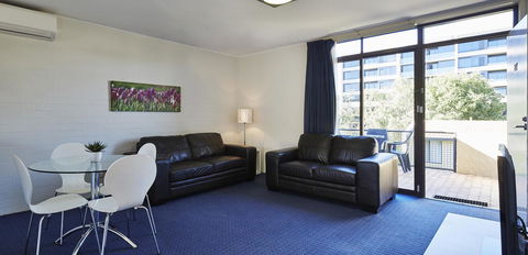 Manuka Park Serviced Apartments - Hotel VIC 35