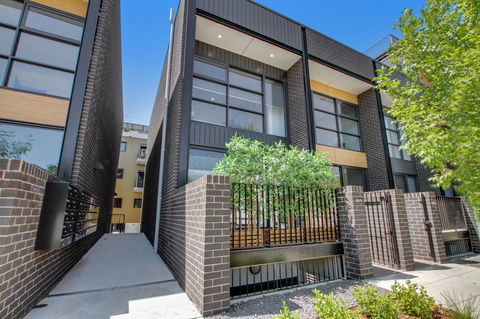 Accommodate Canberra - Parbery - Hotel VIC 4