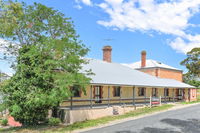 Book Winkie Accommodation Vacations Hotel VIC Hotel VIC